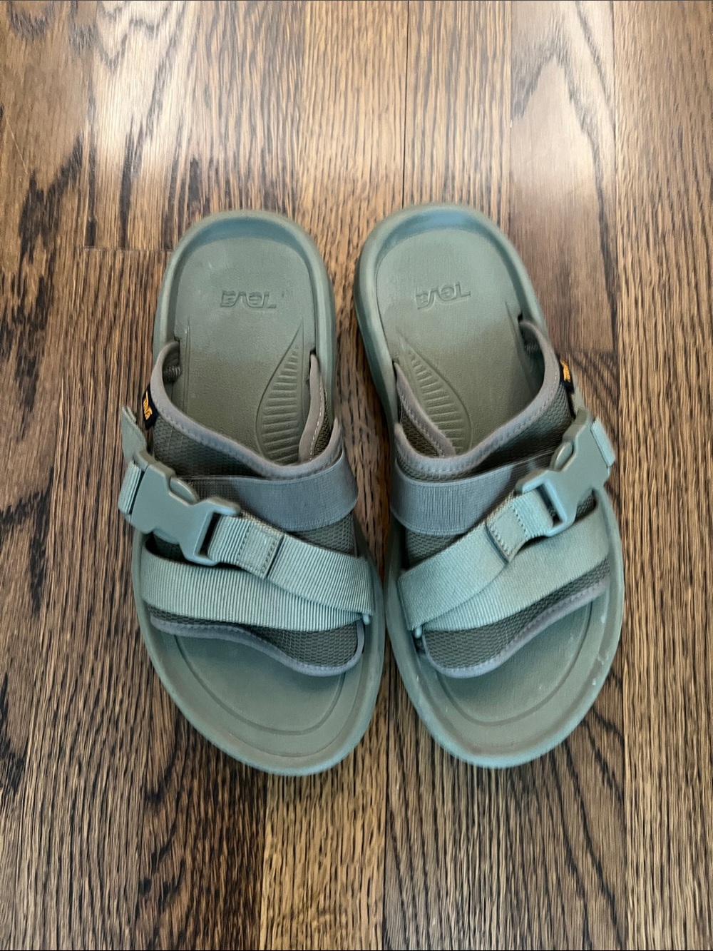 TEVA Hurricane Verge Olive Green Slide Sandal with Buckle Strap. 8 medium - Picture 3 of 10